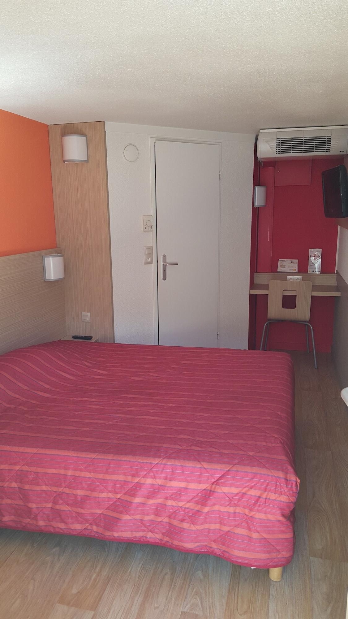 Premiere Classe Lyon Est Aeroport Saint Exupery Ngoại thất bức ảnh