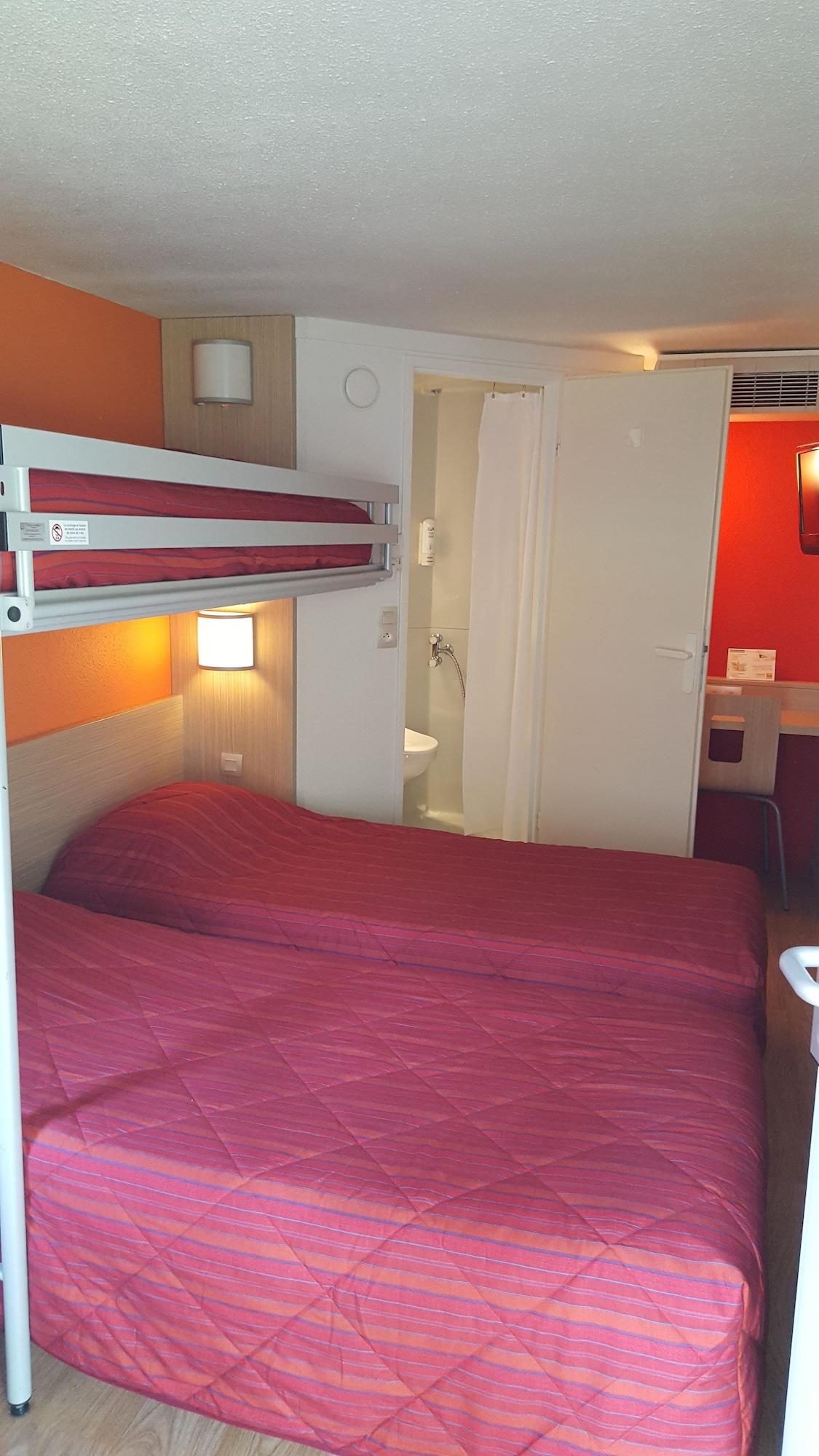 Premiere Classe Lyon Est Aeroport Saint Exupery Ngoại thất bức ảnh