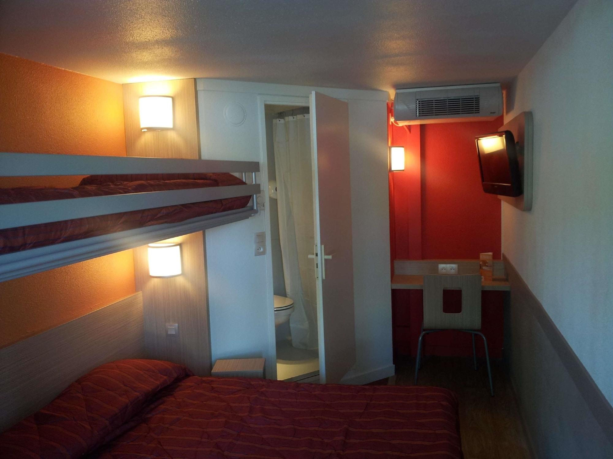 Premiere Classe Lyon Est Aeroport Saint Exupery Ngoại thất bức ảnh
