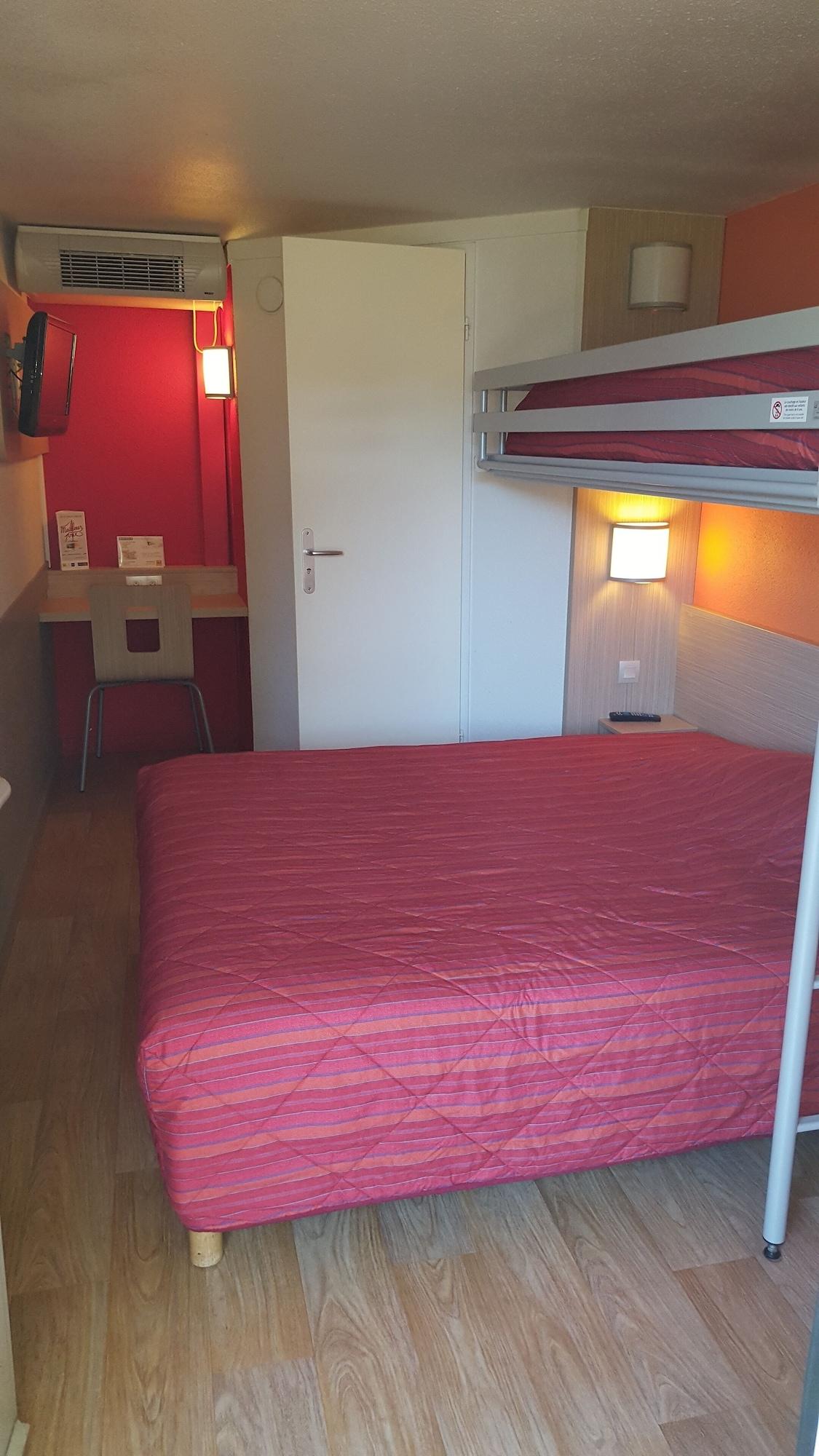 Premiere Classe Lyon Est Aeroport Saint Exupery Ngoại thất bức ảnh
