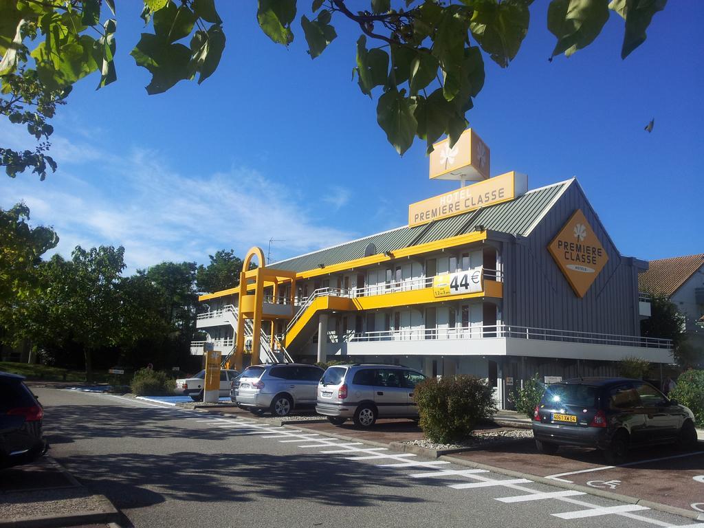 Premiere Classe Lyon Est Aeroport Saint Exupery Ngoại thất bức ảnh