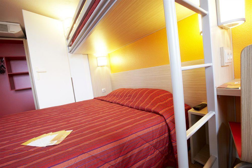 Premiere Classe Lyon Est Aeroport Saint Exupery Ngoại thất bức ảnh