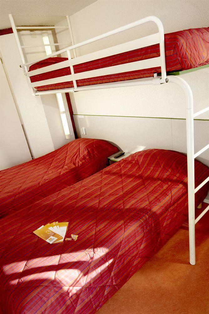 Premiere Classe Lyon Est Aeroport Saint Exupery Ngoại thất bức ảnh