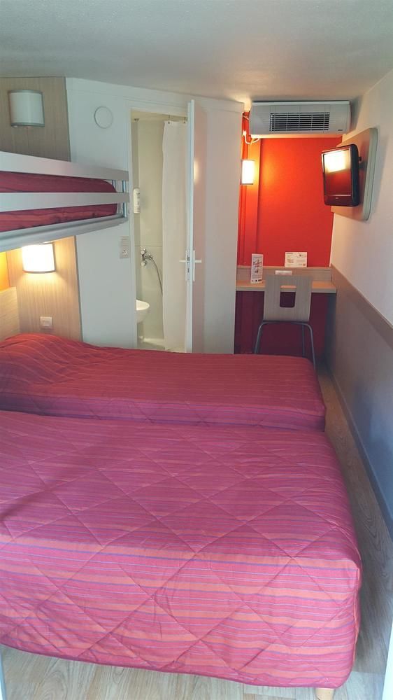 Premiere Classe Lyon Est Aeroport Saint Exupery Ngoại thất bức ảnh