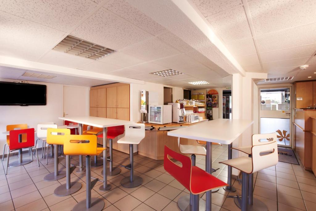 Premiere Classe Lyon Est Aeroport Saint Exupery Ngoại thất bức ảnh